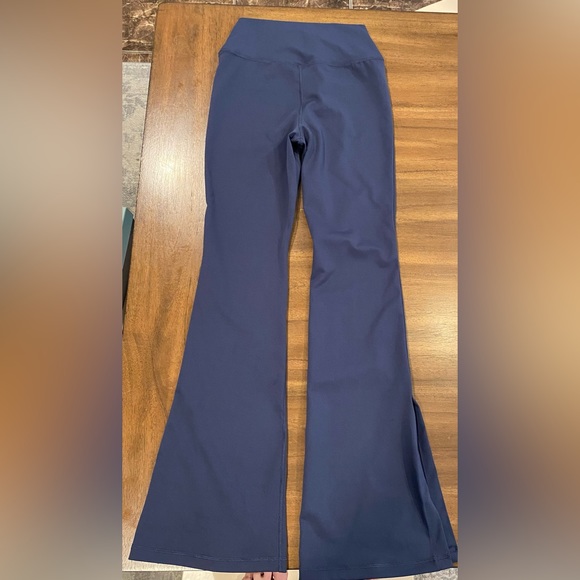 Yogalicious Luxe Blue Leggings Size Medium - Picture 4 of 6